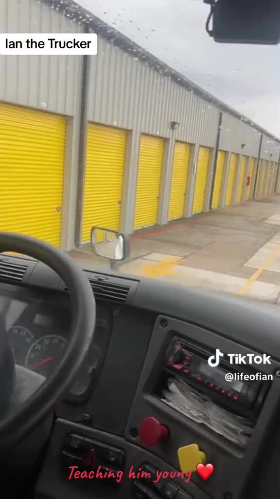 Ian-learning-how-to-drive-the-18-wheeler.mp4