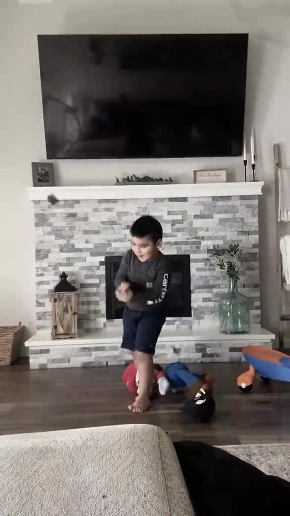 Ian-the-actor-of-all-his-channels-7324084322841988398-h264_540p_421217-0.mp4