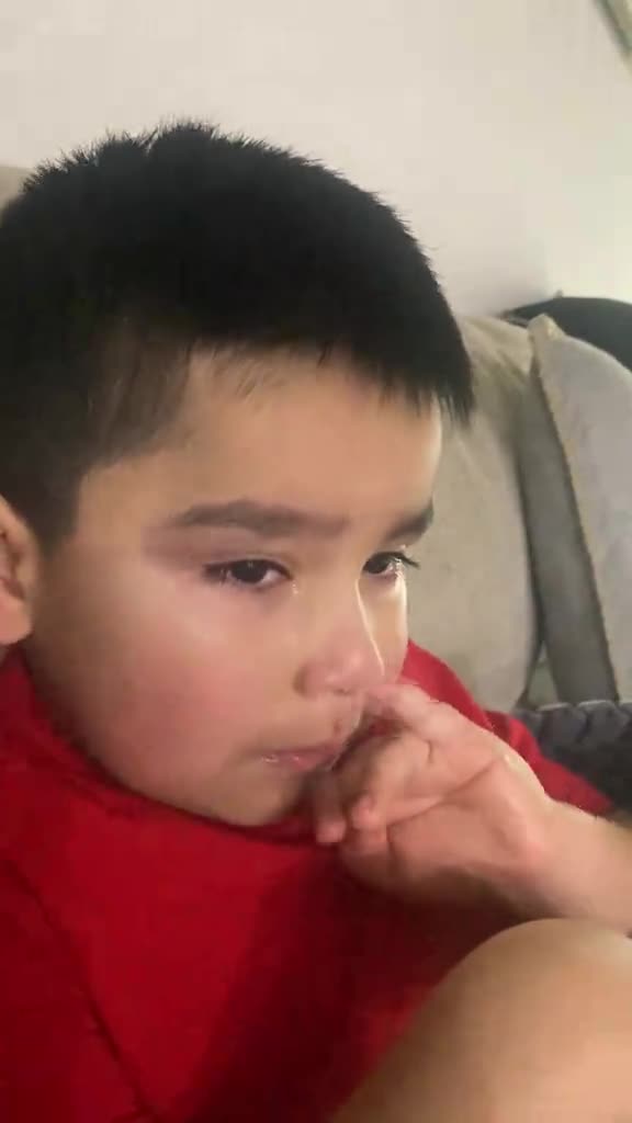 Ian-wants-to-go-get-sushi-so-bad-his-even-crying-7336240635088850207-h264_540p_293770-0.mp4
