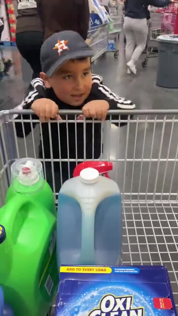 Today-I-learned-why-Ian-enjoys-going-to-Costco-wit7300687102998547754-h264_540p_714537-0.mp4