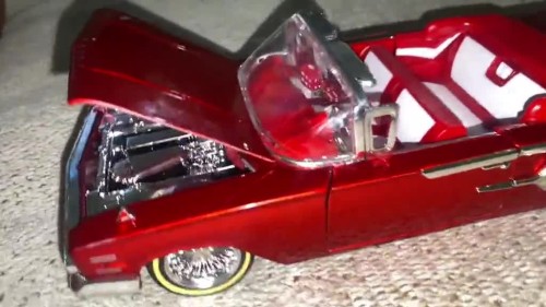 Un-carrito-que-le-dio-el-Tio-Lalo7232753375148887338-h264_540p_881819-0.mp4