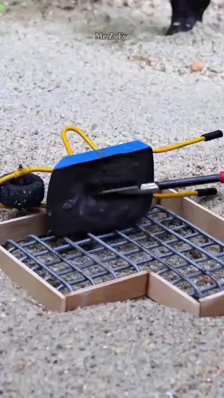 b813daec8f0efa55d17336fe926bef9d.mp4