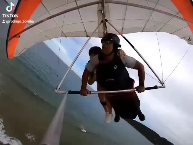 a0d7dfdb2a9ae6c475f7c4701ad6f384.mp4